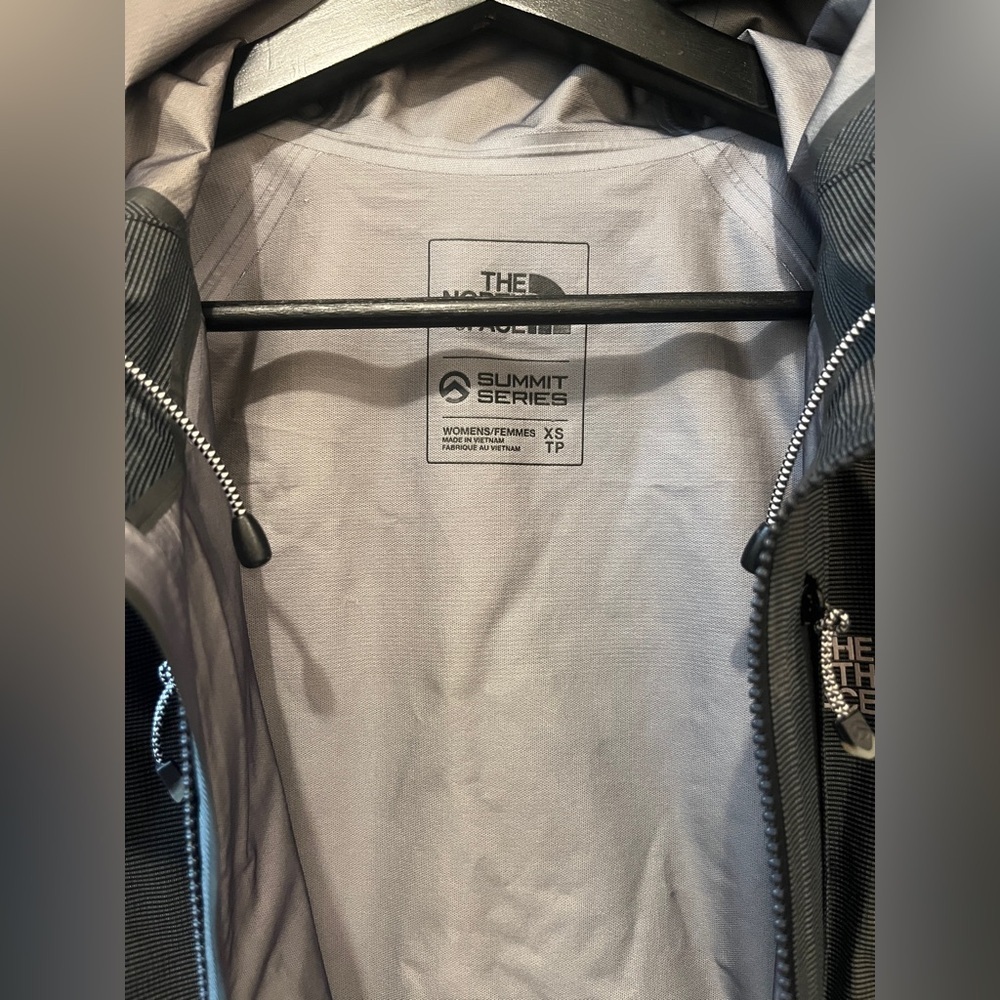 The North Face Women's Summit L5 Fuseform Gore-Tex C-Knit Jacket - Picture 5 of 7